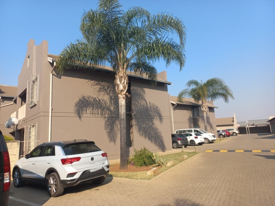 2 Bedroom Property for Sale in Waterval East North West